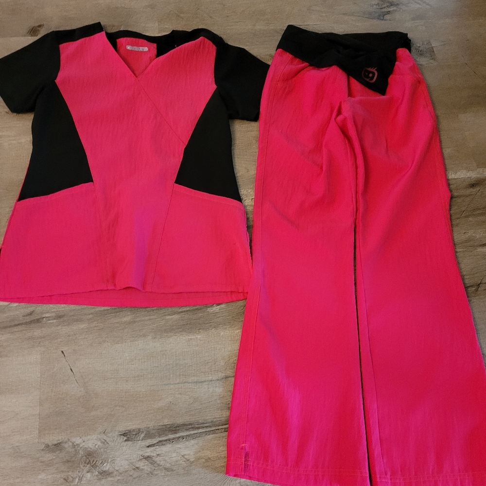 Scrub set